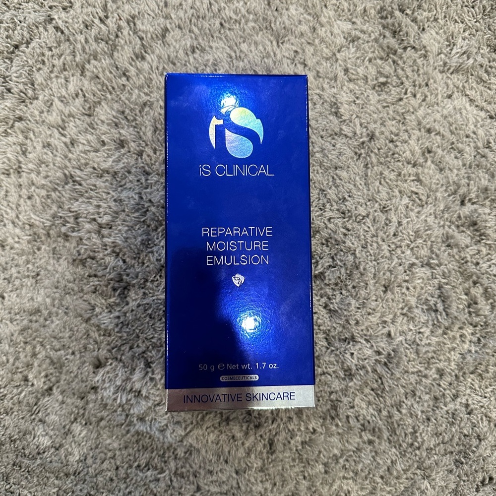 🆕 iS Clinical Reparative Moisture Emulsion